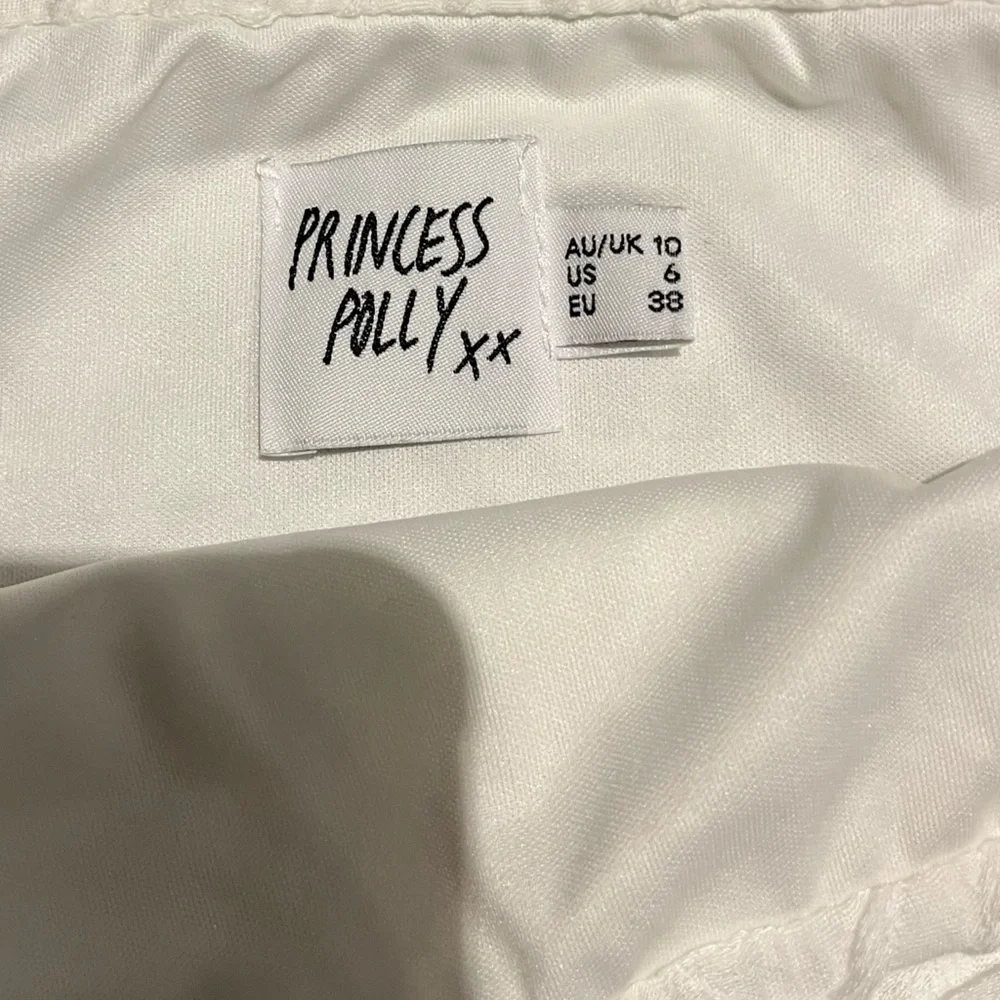 PRINCESS POLLY white skirt with slit size 6 - Picture 3 of 4
